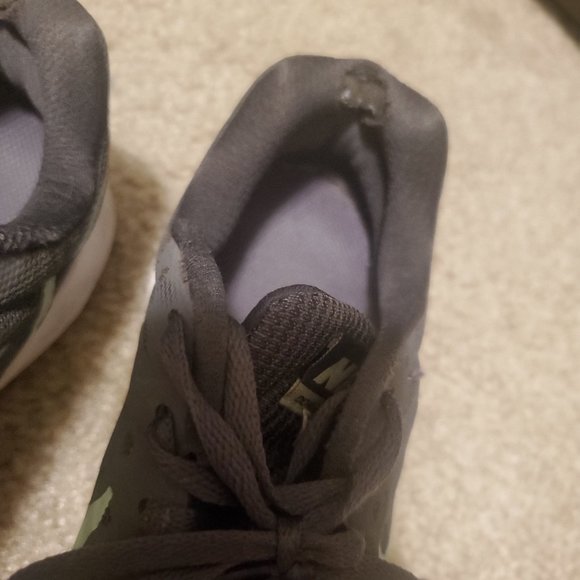 Used Sneakers - Picture 3 of 11